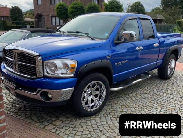 Dodge Ram 1500 voorzien van Lonestar Offroad Bandit Full chrome in 20 inch 5x139,7 10J ET-25