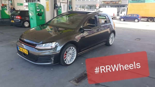 Volkswagen Golf 7 voorzien van 18 inch Arceo velgen 8.5J ET40.
