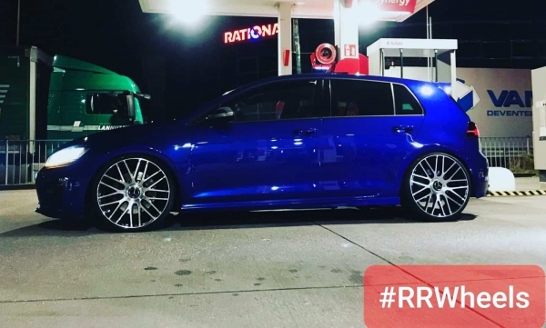 Volkswagen Golf 7 voorzien van een 20 inch breedset 8.5J ET40 met 9.5J et40