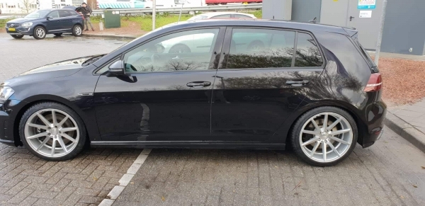 Volkswagen Golf 7 met nieuwe JF Luxury velgen in 9J 5x112 18 inch ET40 rondom.