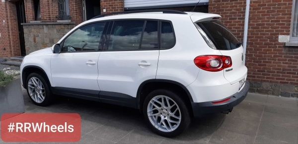 VW Tiguan met nieuwe Stuttgart ST12 18 inch 5x112 8.5J ET45 velgen. VW Tiguan met nieuwe Stuttgart ST12 18 inch 5x112 8.5J ET45 velgen.