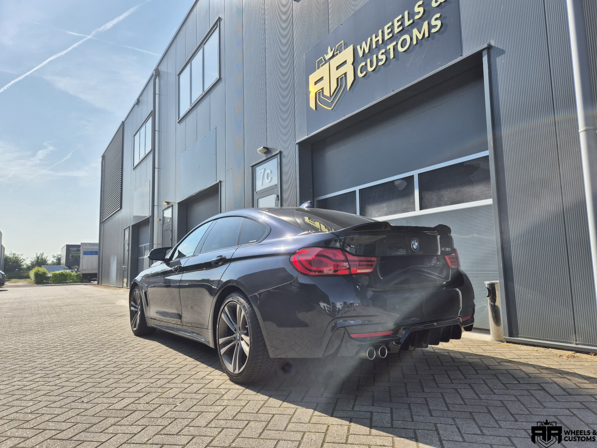 BMW 4-serie F32 voorzien van Maxton Design onderdelen